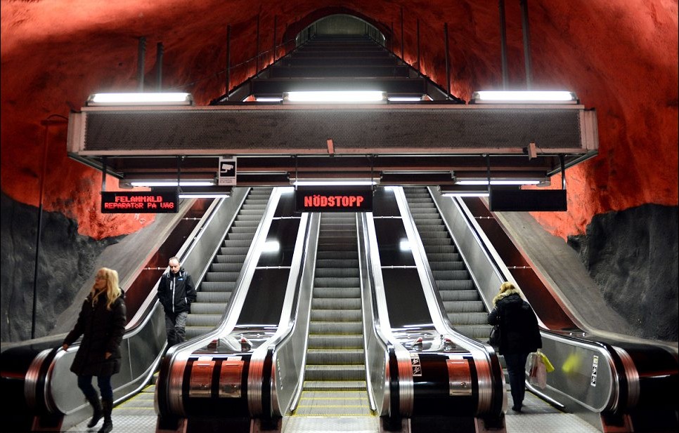 瑞典斯德哥爾摩地鐵一站一風景 被譽世界最長的藝術長廊