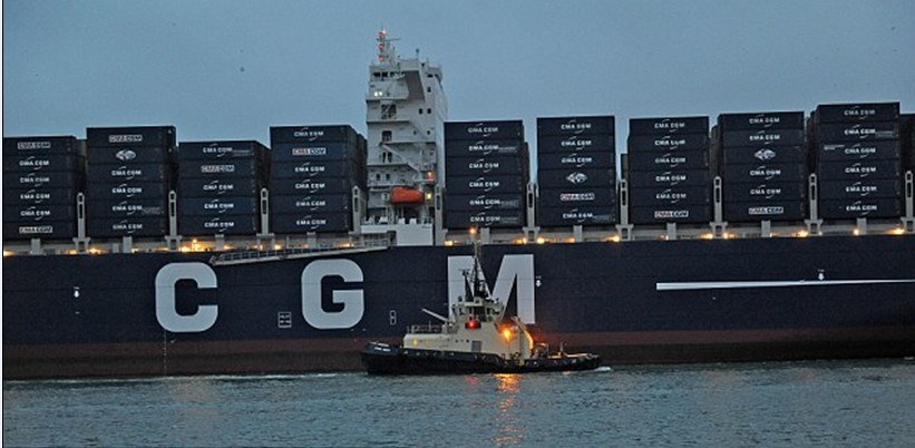 世界最大集裝箱貨船完成處女航 滿載圣誕禮品抵英港口