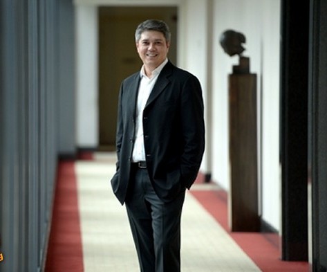 新加坡國會議長因婚外情“裸退” 疑似女主角以顧家為由辭職