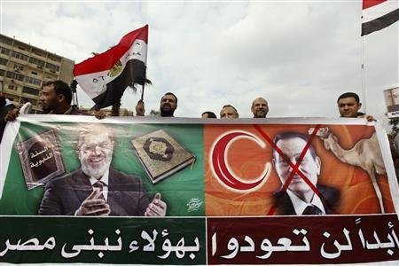 埃及憲法草案公投拉開帷幕 數十萬軍警部署投票站維持秩序