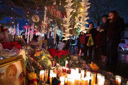 康州槍擊案之后:家長和教師呼吁加強校園安全