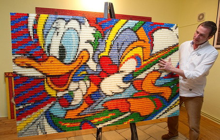 德藝術家用小熊糖作畫 夢露、蒙娜麗莎躍然“糖”上