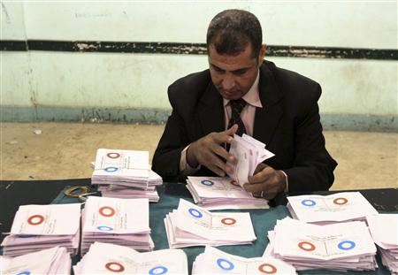 埃及憲法草案公投過關 反對派計劃“抱團”對抗穆爾西