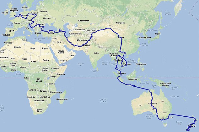 英國新婚夫婦騎行三大洲“度蜜月” 途經中國