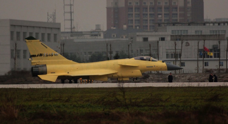 組圖：網友拍國產殲10B戰機近期頻繁滑跑試飛