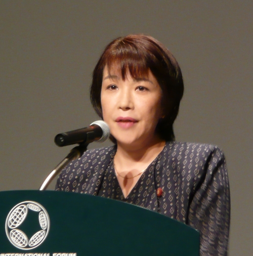 安倍正式出任日本新首相 女性任高級(jí)助手、新防衛(wèi)大臣對(duì)華強(qiáng)硬