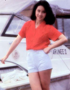 林鳳嬌昔日珍貴私照曝光 溫婉美麗惹人憐(組圖)