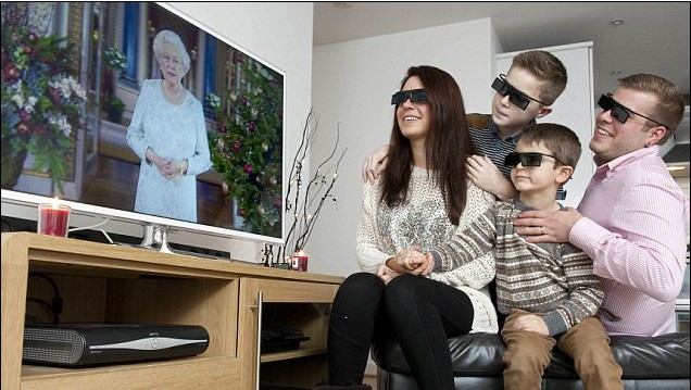 英女王首次發表3D版圣誕致辭感謝民眾 被贊“現代君王典范”