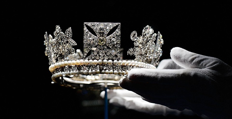 英王室鉆石展“奢華”登場 2012國際style之絕色美圖篇