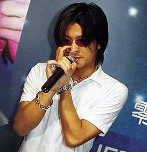 2012明星丑態之挖鼻孔18式 李冰冰一陽指陳小春最銷魂