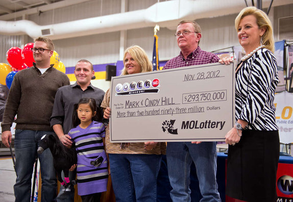 三重吉日“幸福”完婚 2012國際style之多彩博覽篇