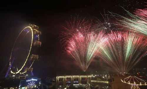 圖：悉尼炫彩焰火、時(shí)代廣場倒計(jì)時(shí) 世界各地迎喜新年