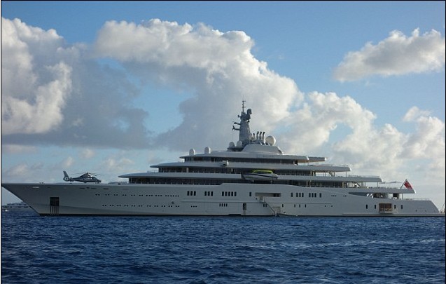 豪華游艇新年P(guān)K!切爾西老板完爆卡塔爾首相