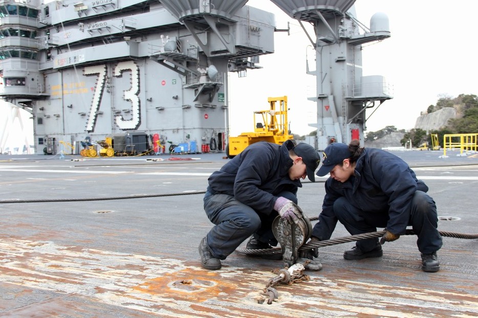 高清：美軍核航母上攔阻索機構曝光