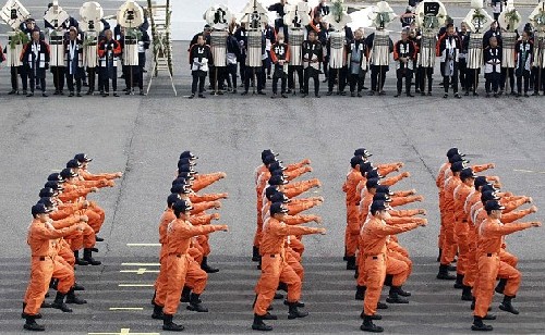東京消防廳新年演習 高空竹梯演繹“日本style”