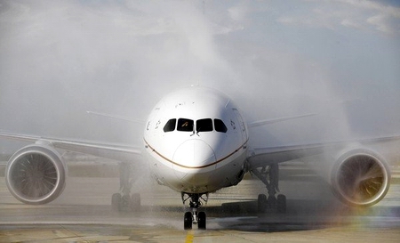 波音787夢幻飛機再曝新問題 著陸15分鐘后起火