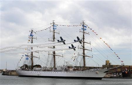 阿根廷軍艦因債務被扣仨月回國 總統出訪不乘專機