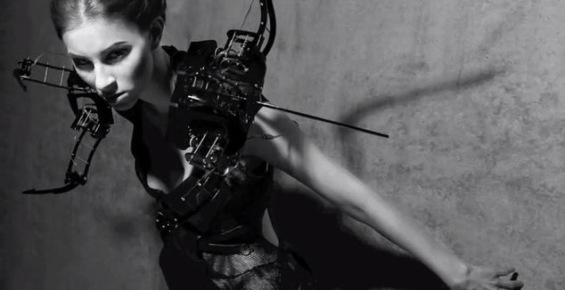 荷蘭推出蜘蛛機械衣 造型拉風可助女性“防身”