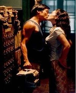 女星拍激情戲翻臉內幕:大S床照惹怒張蘭 汪小菲調停