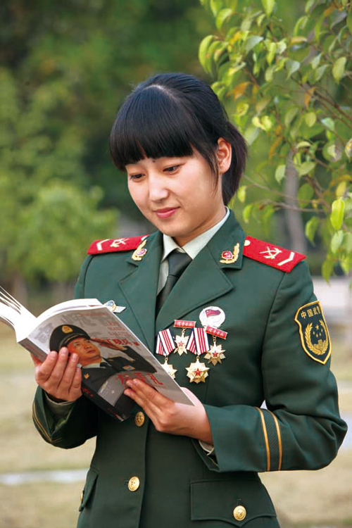 組圖:實拍解放軍各軍兵種美麗女兵