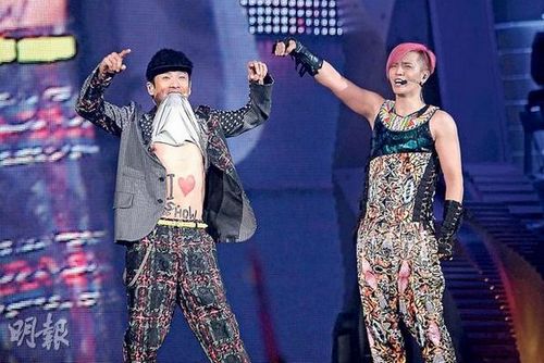 羅志祥被要求當眾脫衣忙躲:只穿丁字褲不能脫