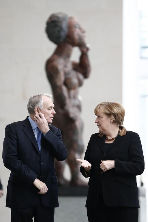 圖:德法兩國慶“金婚” 默克爾奧朗德“秀恩愛”