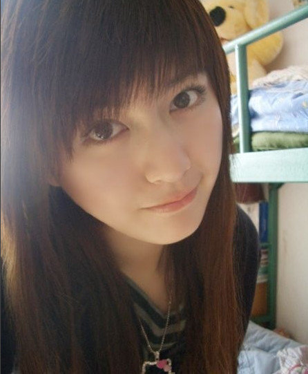 全國(guó)?；ㄅ判邪?清華女生酷似高圓圓