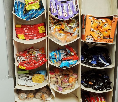 玩游戲、吃自助：哈里講述阿富汗戰(zhàn)場(chǎng)“愜意生活”