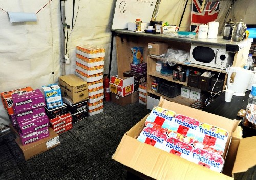 玩游戲、吃自助：哈里講述阿富汗戰場“愜意生活”