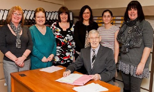 英國最老勤雜工今年百歲 工齡86年還想繼續干