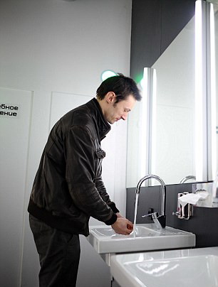 莫斯科首家膠囊旅館開業(yè) 麻雀雖小五臟俱全獲青睞