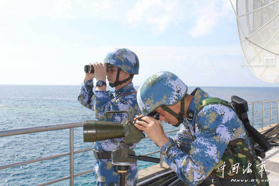 高清：駐永暑礁部隊(duì)用重機(jī)槍艦炮對(duì)海攻擊演練