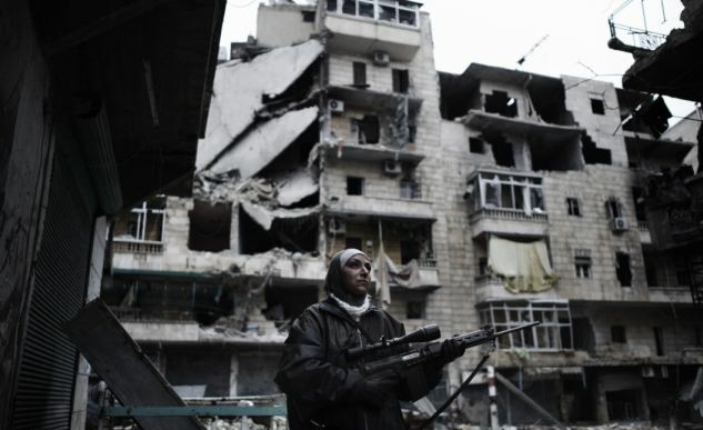 子女命喪政府軍空襲 敘利亞前女教師變身狙擊手復(fù)仇