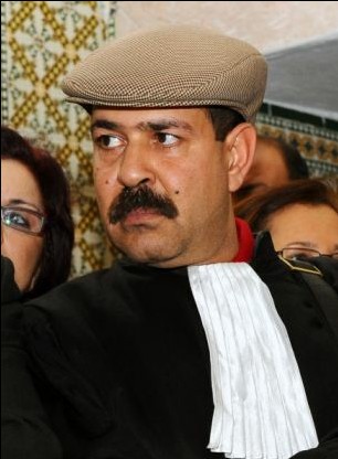 突尼斯反對派領袖葬禮引騷亂 埃及示威者沖擊總統府