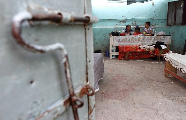 出生就陪母親坐牢 阿根廷監獄無辜孩子境遇令人心酸