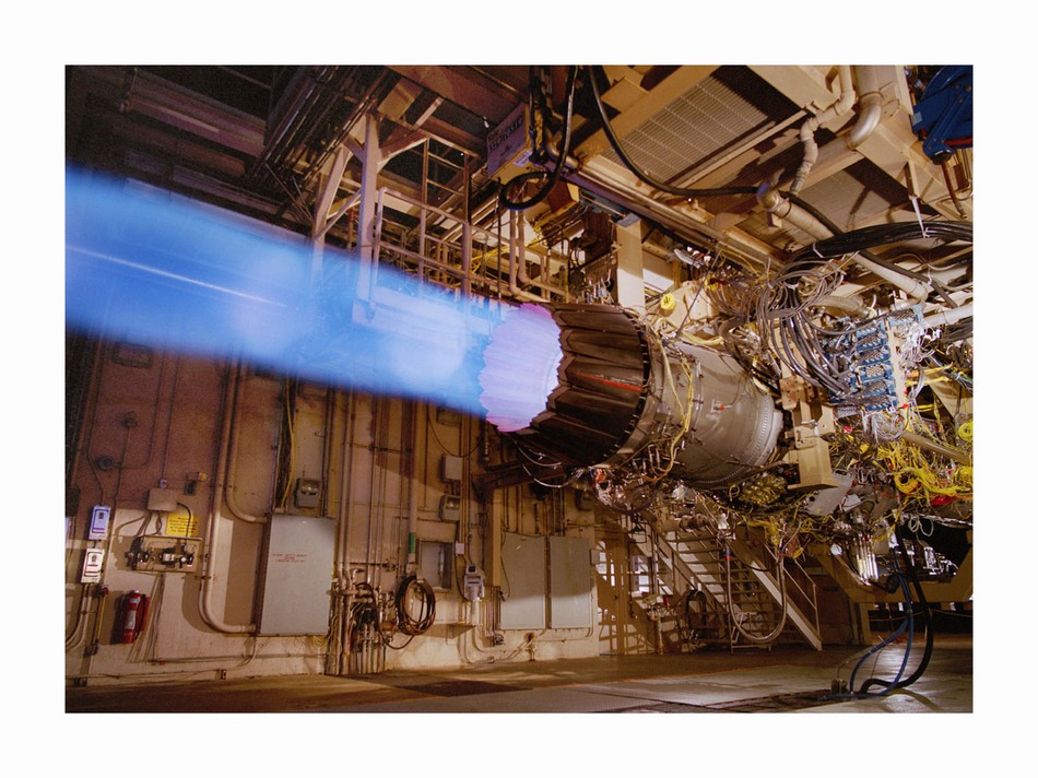 低壓渦輪葉片現裂痕 美軍停飛所有F-35戰斗機