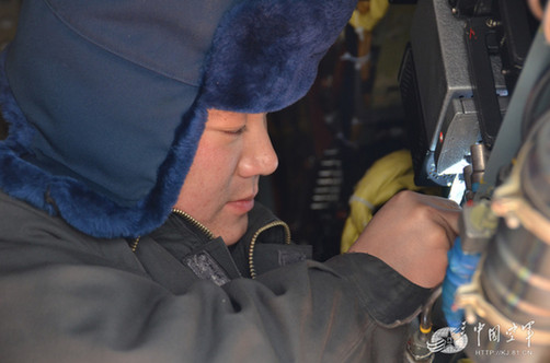 蘭空重型殲11掛俄制近距中距格斗導(dǎo)彈緊急出動(dòng)