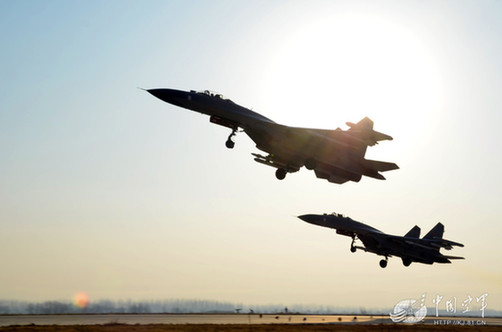 蘭空重型殲11掛俄制近距中距格斗導彈緊急出動