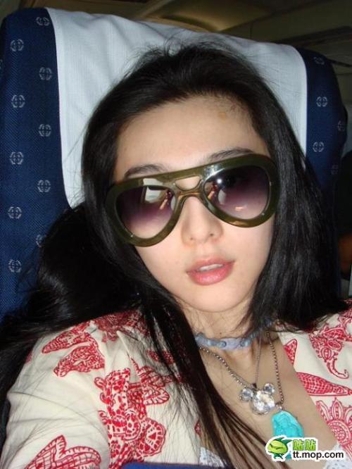 瞿穎現身機場無星味 女星機場真容照大PK