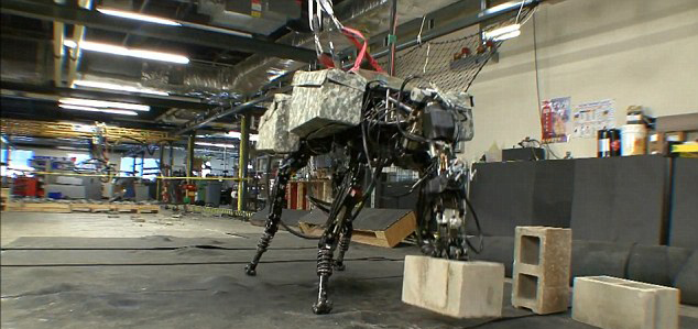 美國(guó)防部研發(fā)高性能機(jī)器狗 可獨(dú)立完成投擲動(dòng)作