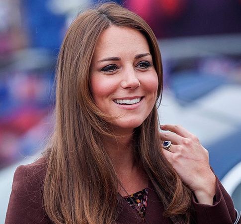 凱特王妃將誕下女兒?收禮物時不小心“泄露天機”