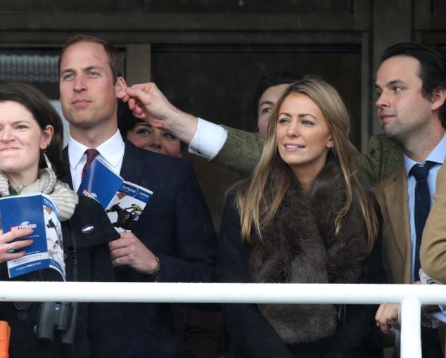 太歲頭上動(dòng)土？英“狂徒”偷捏威廉王子耳朵被拍