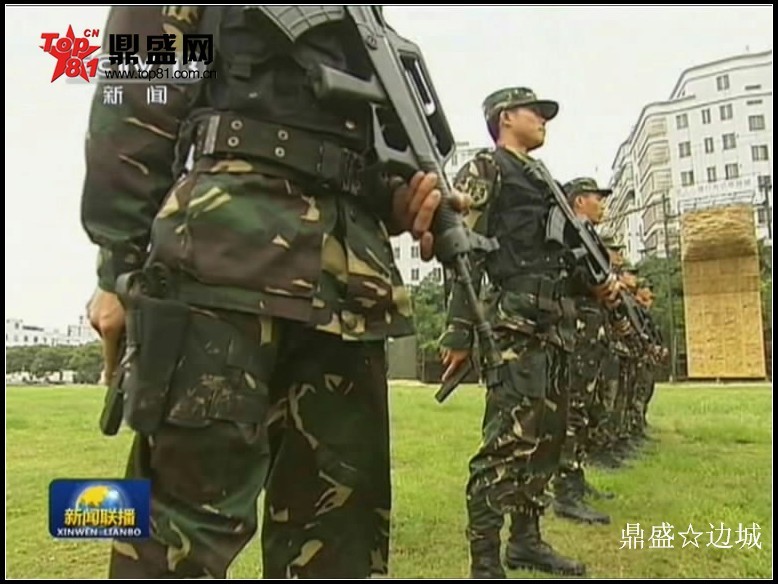 我特種兵自創(chuàng)腳跟踢槍上膛動(dòng)作 可先敵擊發(fā)