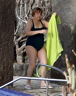 德總理攜夫度假被“騷擾” 意官員逼其正視歐元區危機