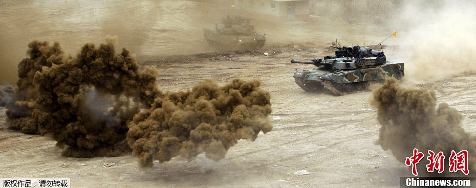高清:韓國裝甲部隊在華川舉行演習(xí)