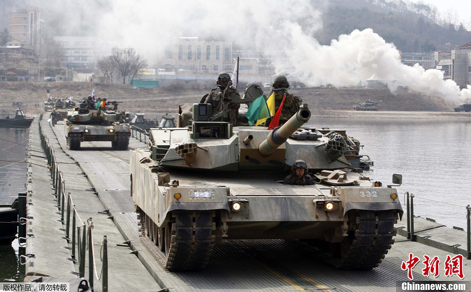 高清:韓國裝甲部隊在華川舉行演習