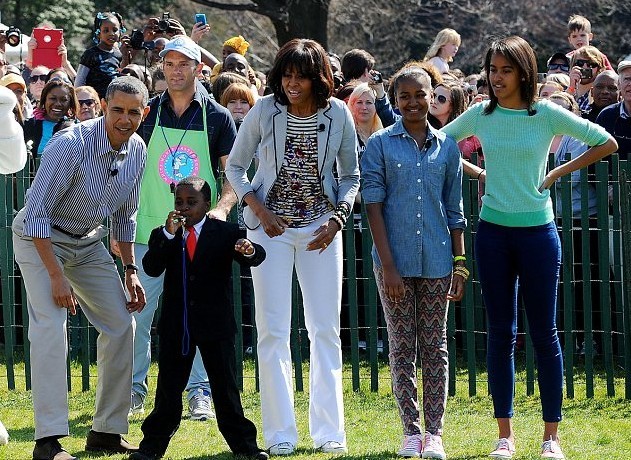 奧巴馬與數(shù)萬(wàn)人白宮共慶復(fù)活節(jié) 投籃22中2很無(wú)奈