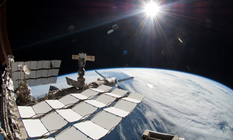 丁肇中團(tuán)隊發(fā)現(xiàn)罕見電子 或能首次證明暗物質(zhì)存在