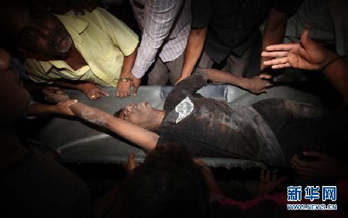 印度違章樓房坍塌致72死70傷 或已無(wú)生還者