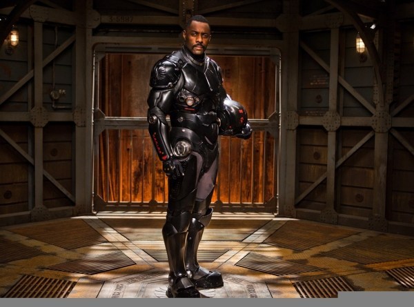 中國版機械戰士“賊鷗”美國大片里揚威[圖]